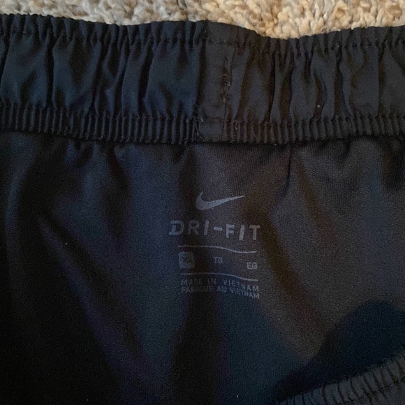 Nike running shorts - Picture 2 of 2